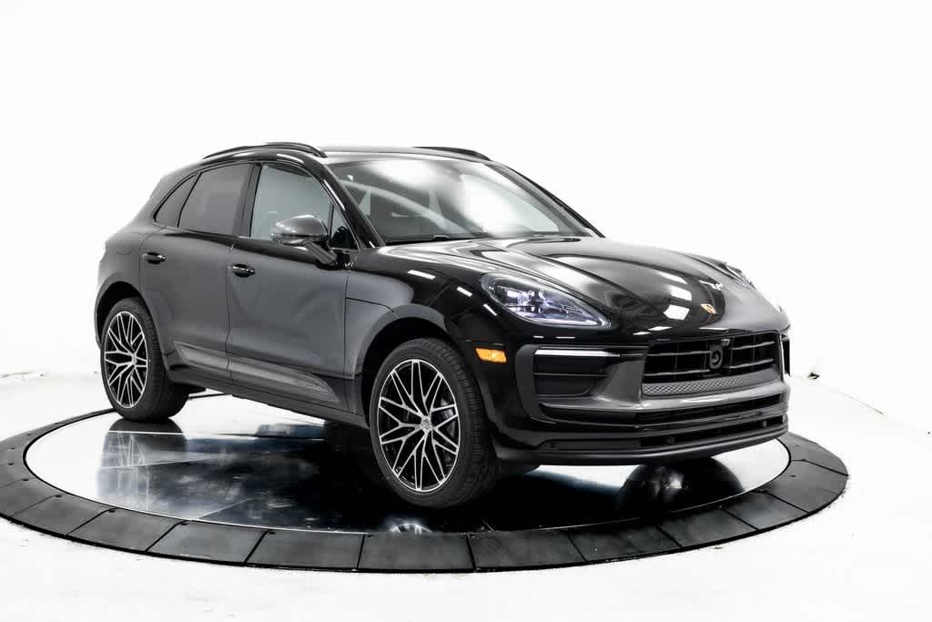 Thumbnail: 2025 Porsche Macan - 8
