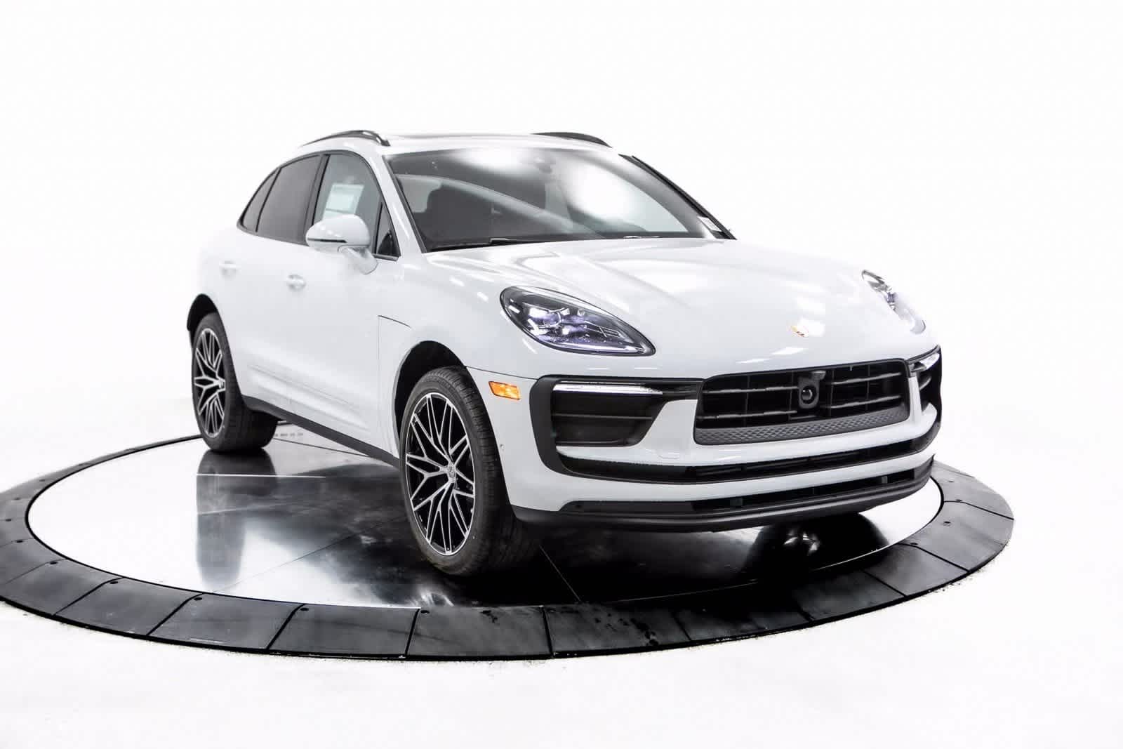 Thumbnail: 2025 Porsche Macan - 9