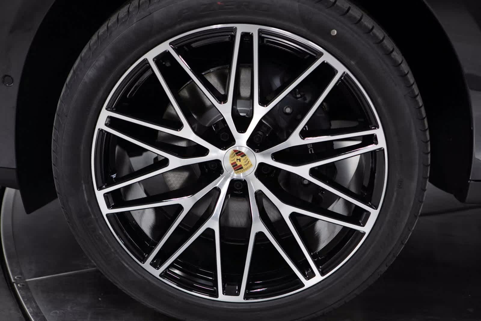 Thumbnail: 2025 Porsche Macan - 11