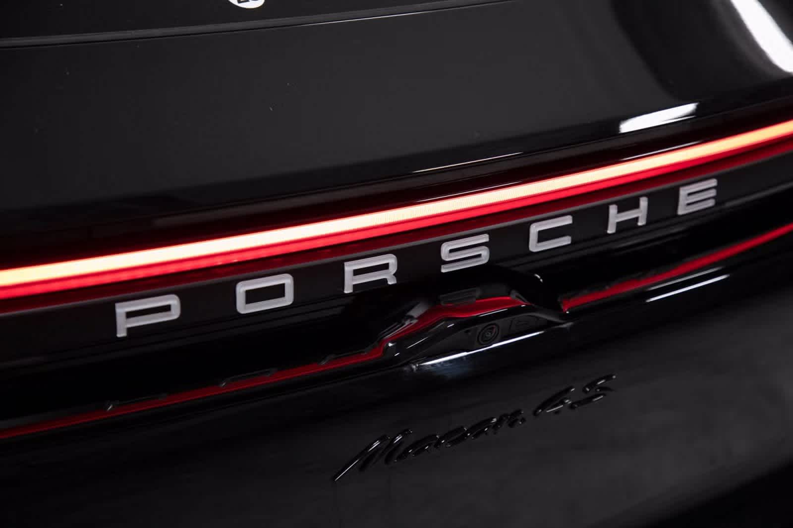 Thumbnail: 2025 Porsche Macan - 35