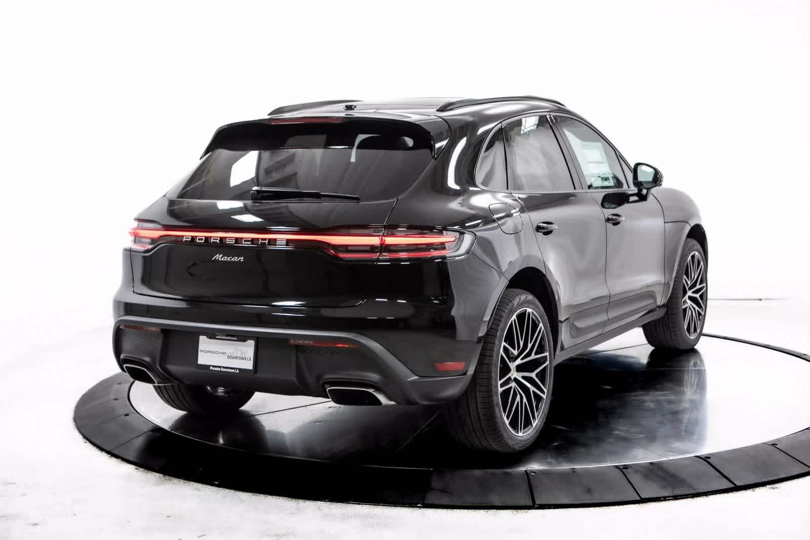 Thumbnail: 2025 Porsche Macan - 7