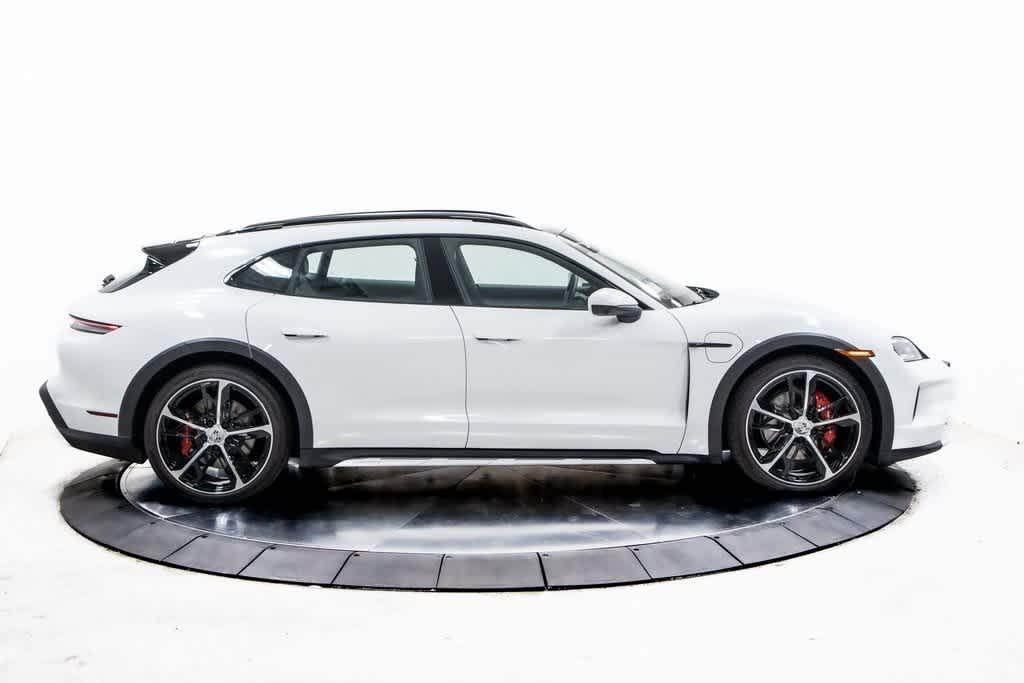 Thumbnail: 2025 Porsche Taycan - 10