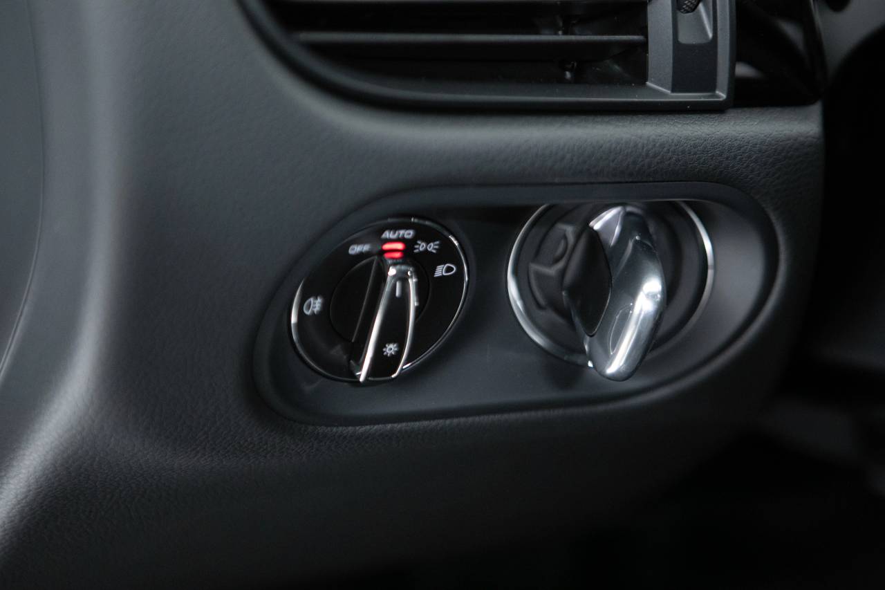 Thumbnail: 2026 Porsche Macan - 25