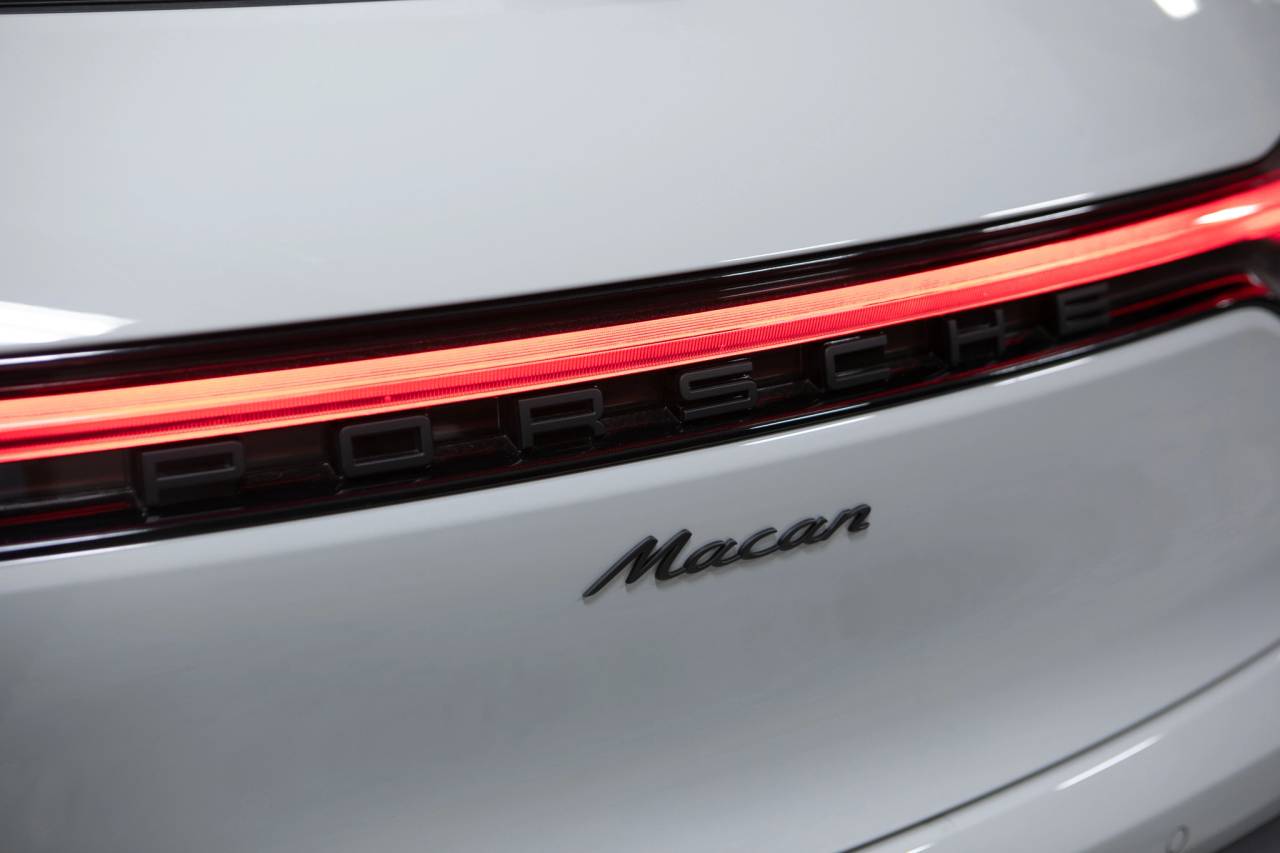 Thumbnail: 2026 Porsche Macan - 15