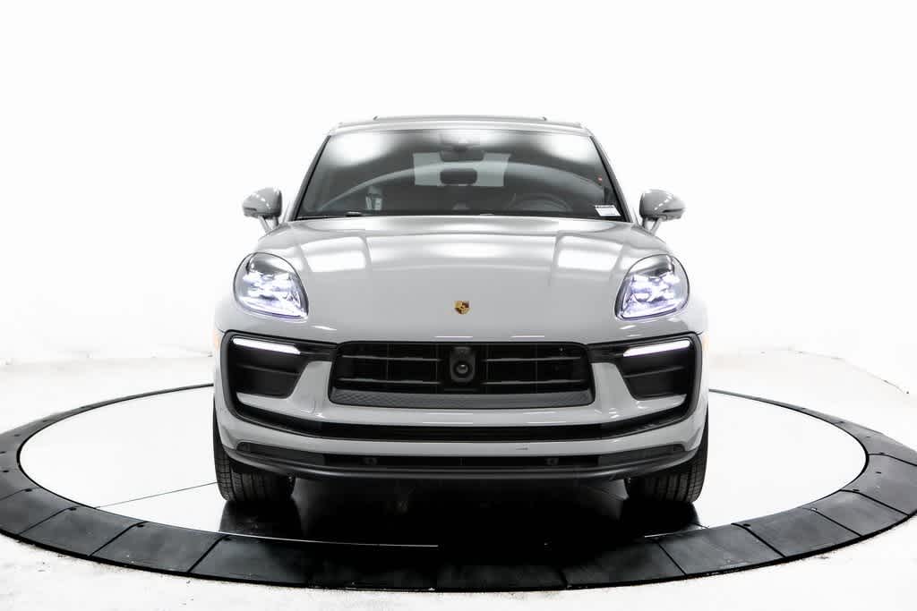 Thumbnail: 2025 Porsche Macan - 10