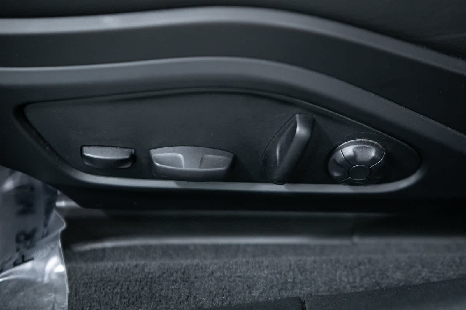 Thumbnail: 2022 Porsche Panamera - 17