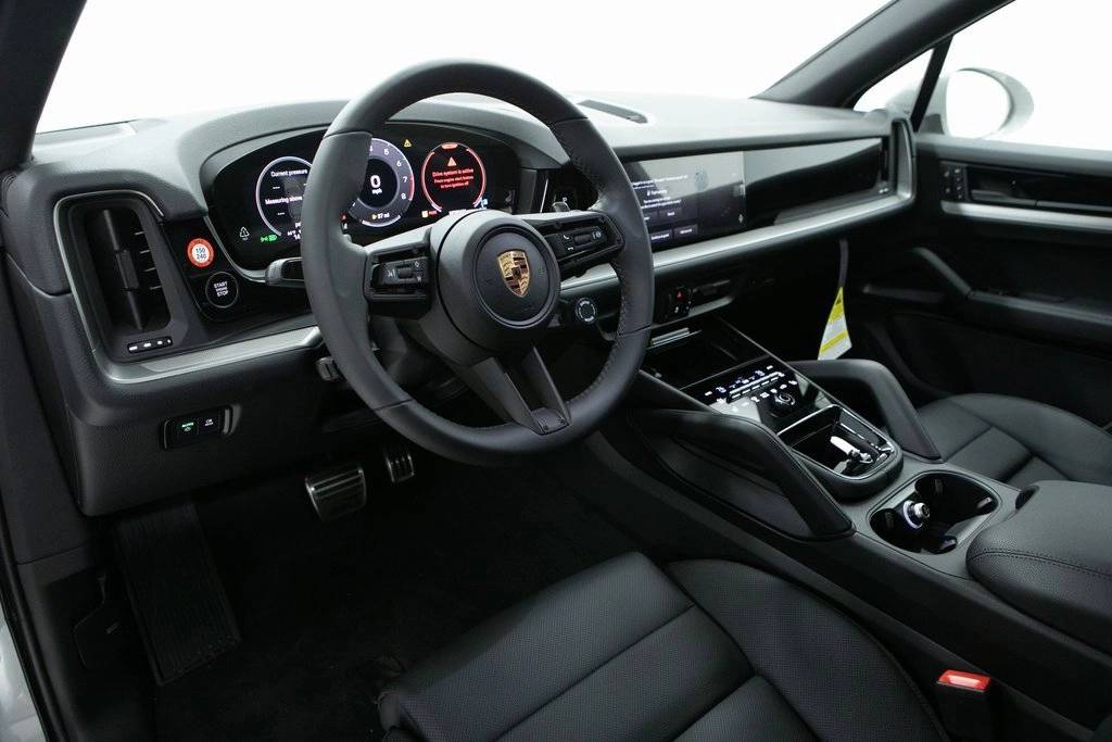 Thumbnail: 2025 Porsche Cayenne - 4