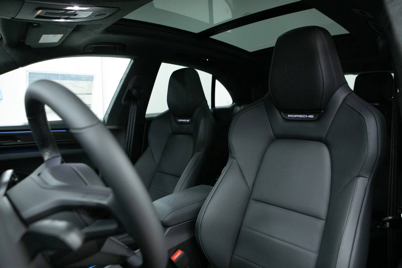 Thumbnail: 2025 Porsche Macan - 5