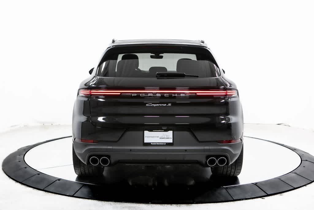 Thumbnail: 2025 Porsche Cayenne - 6