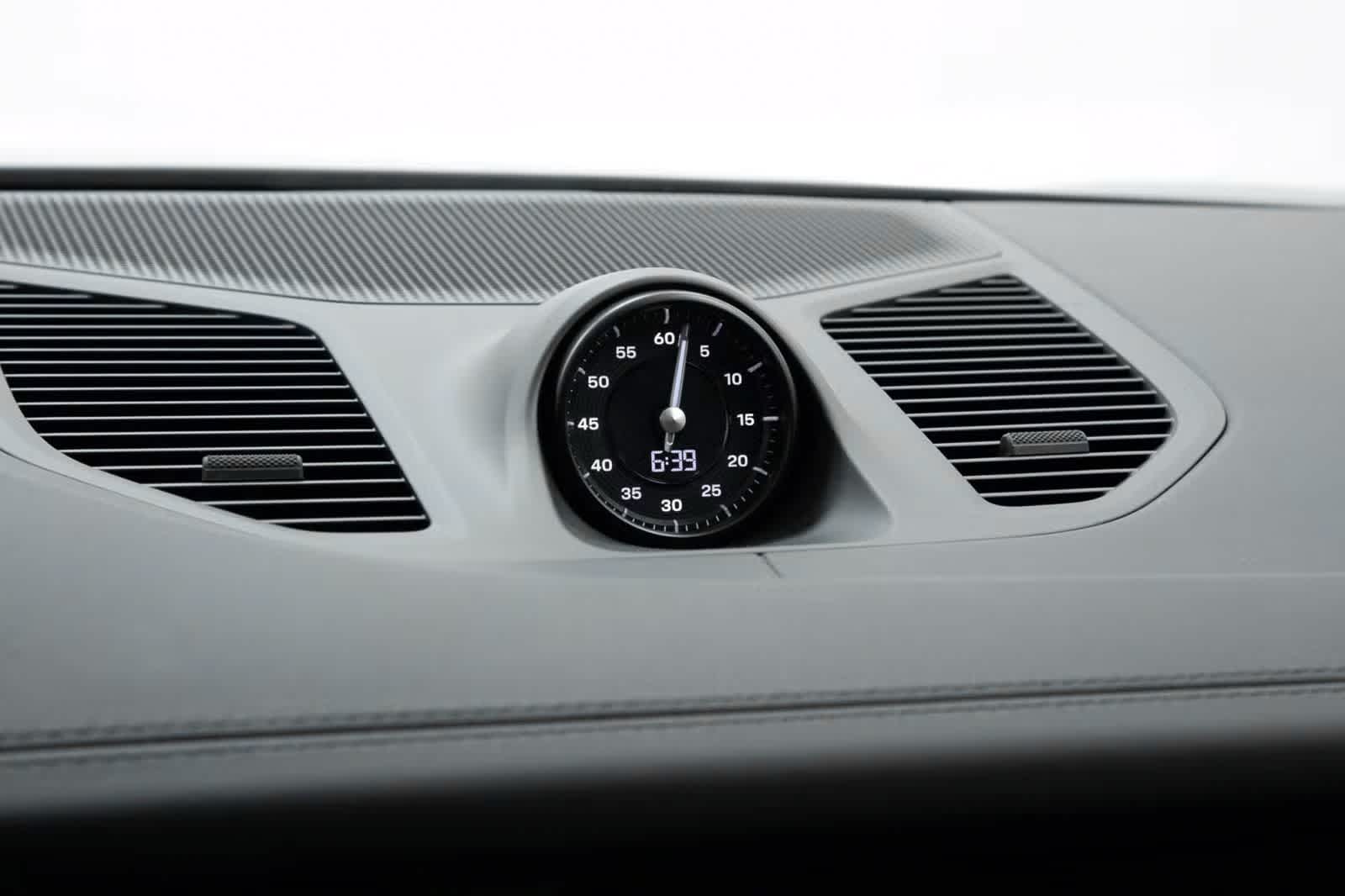 Thumbnail: 2025 Porsche Cayenne - 32