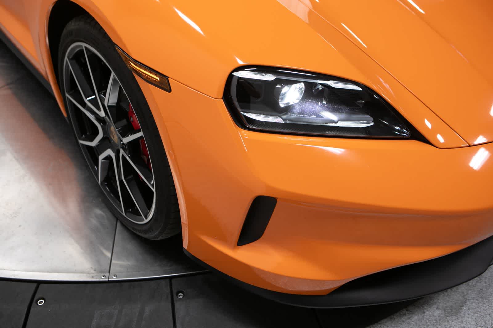 Thumbnail: 2025 Porsche Taycan - 12