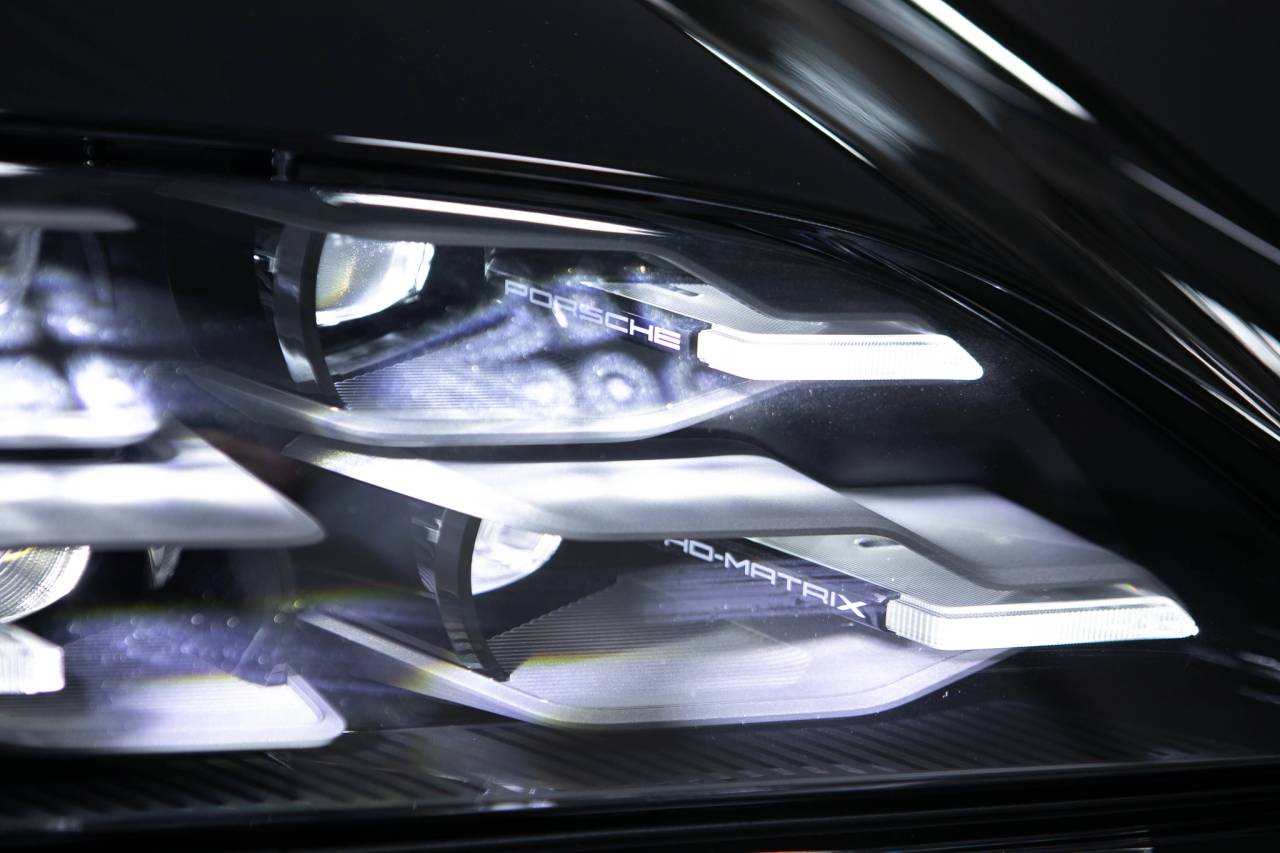 Thumbnail: 2026 Porsche Taycan - 13