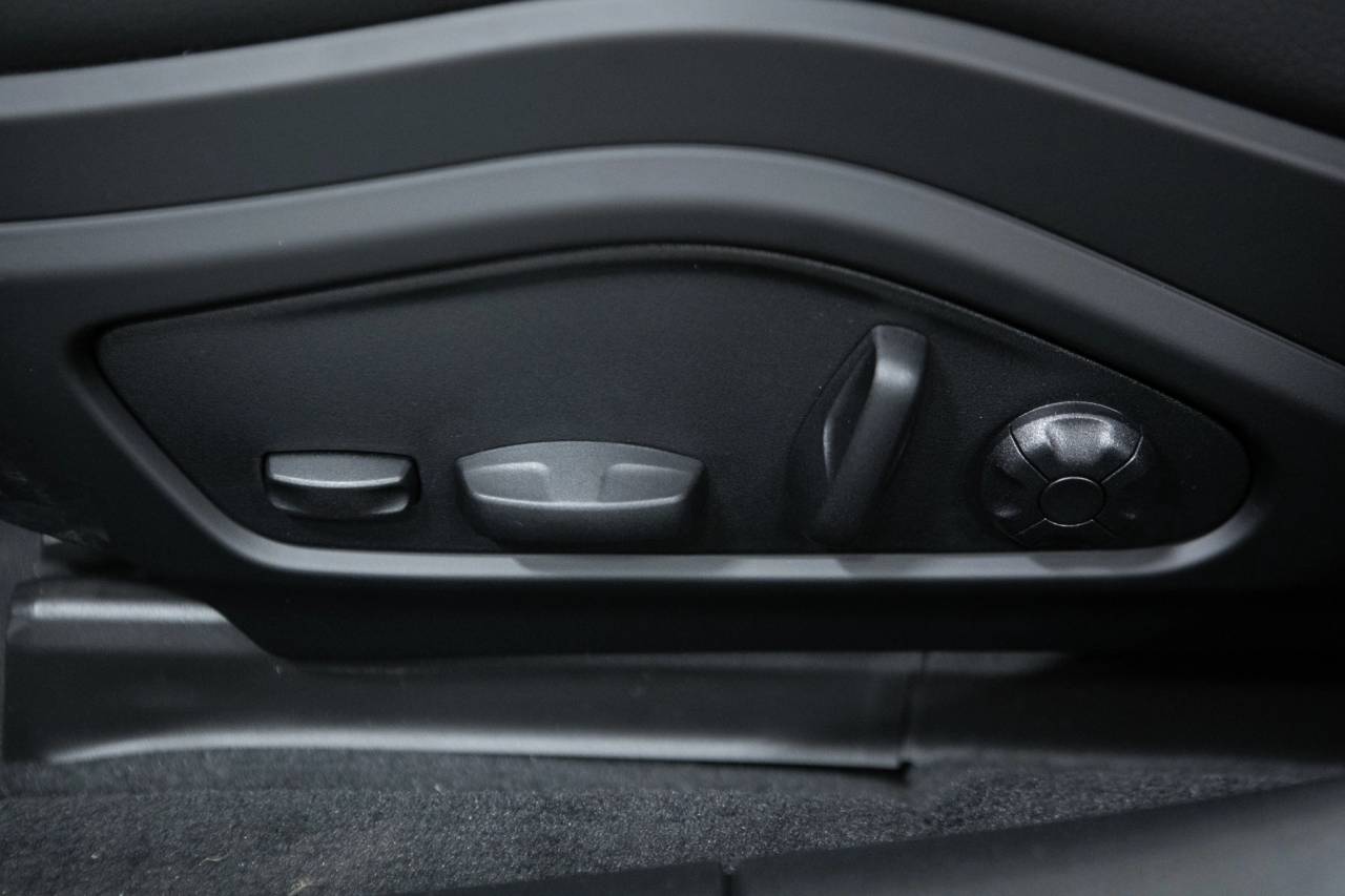 Thumbnail: 2026 Porsche Panamera - 24