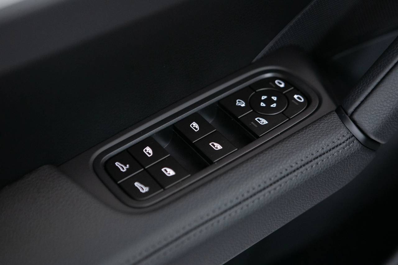 Thumbnail: 2026 Porsche  - 26