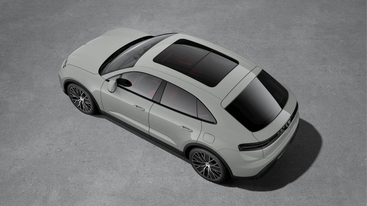 Thumbnail: 2026 Porsche Macan - 4