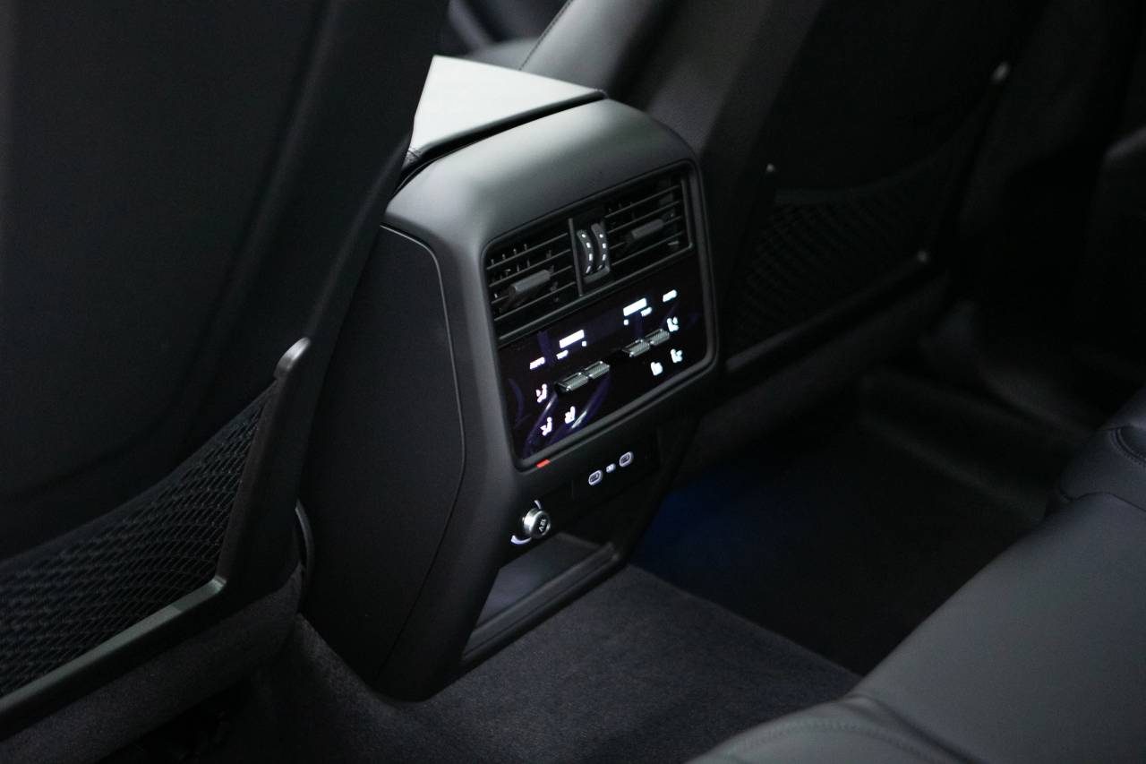 Thumbnail: 2026 Porsche Cayenne - 35