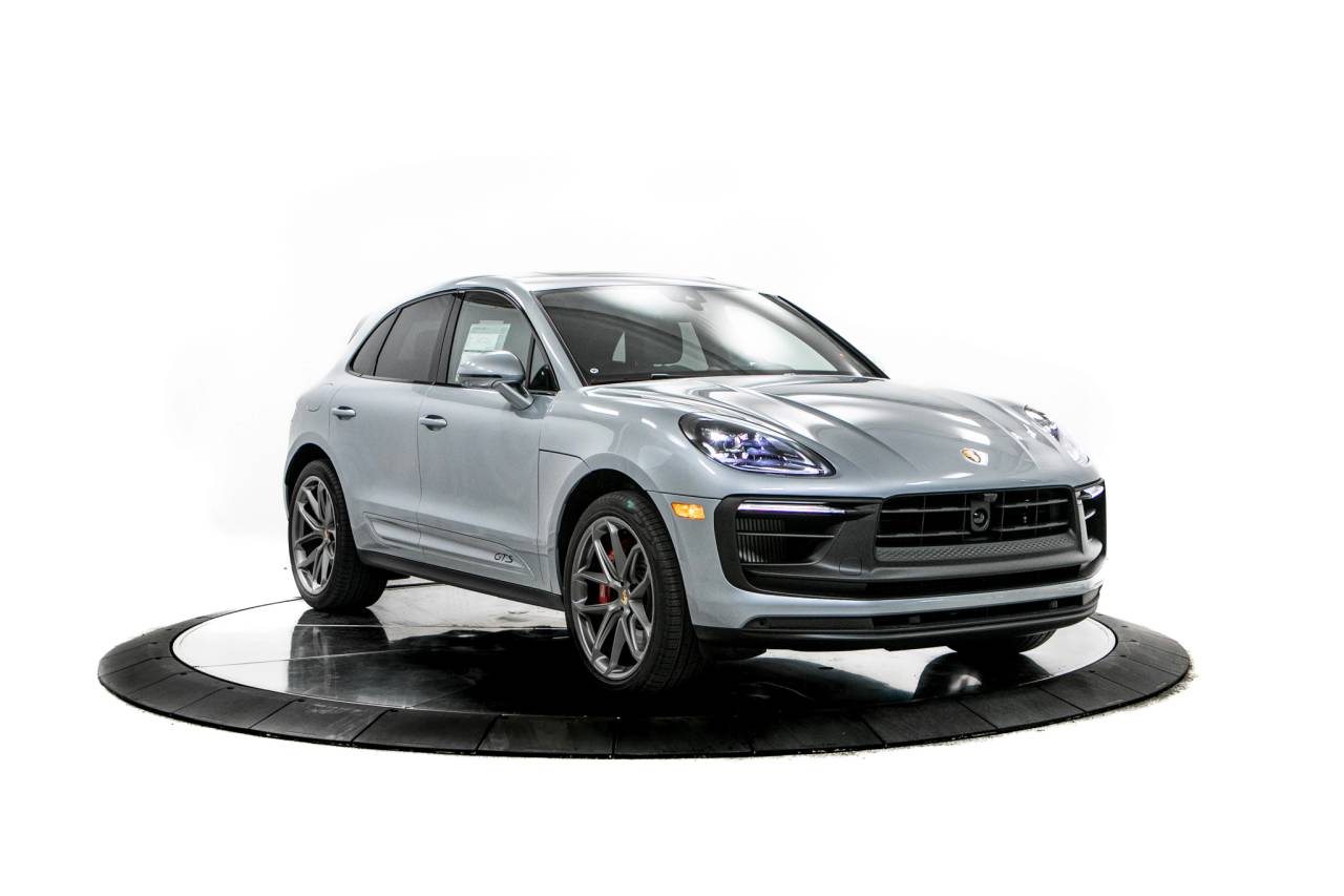 Thumbnail: 2026 Porsche Macan - 9