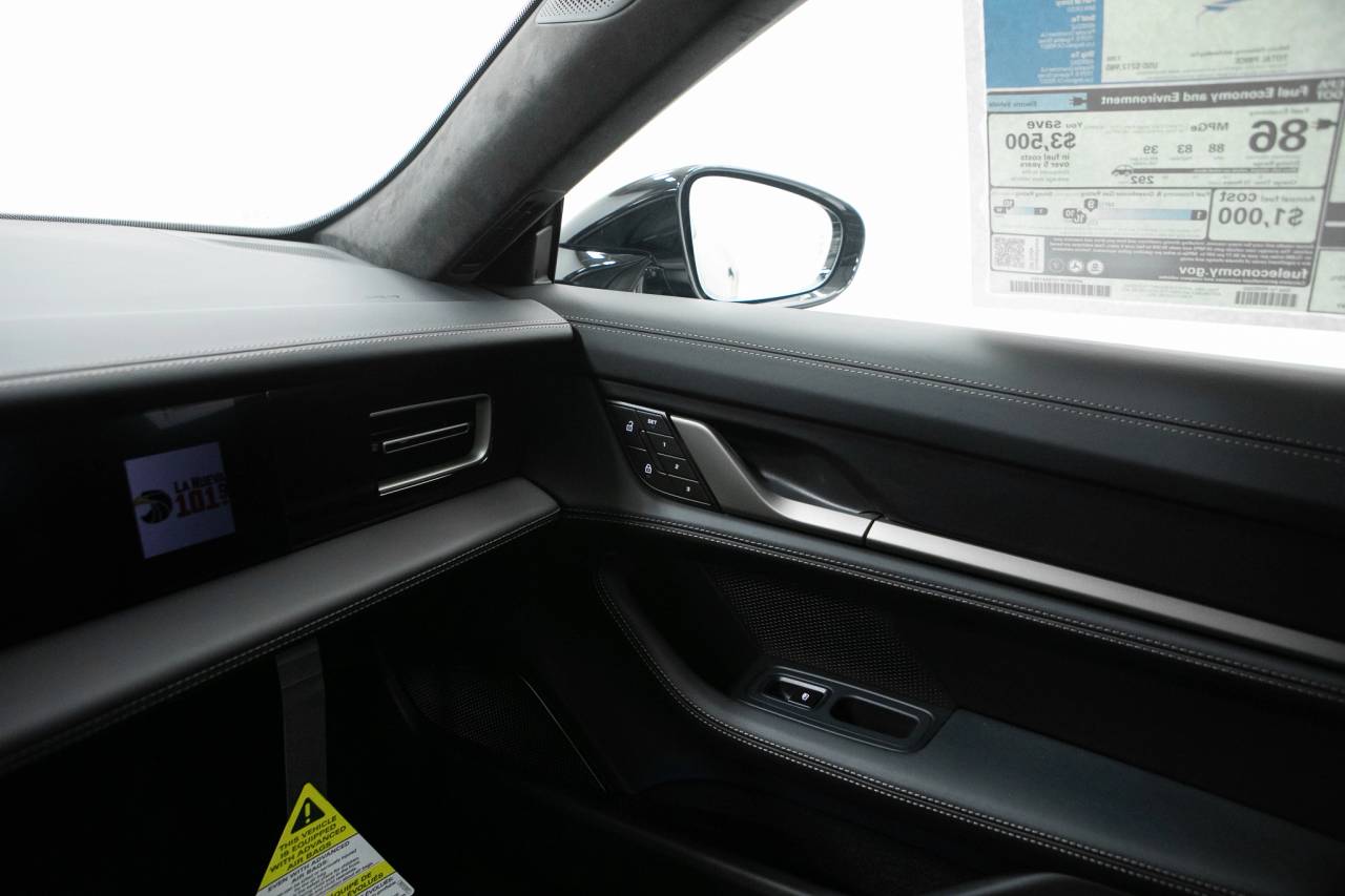 Thumbnail: 2026 Porsche Taycan - 33