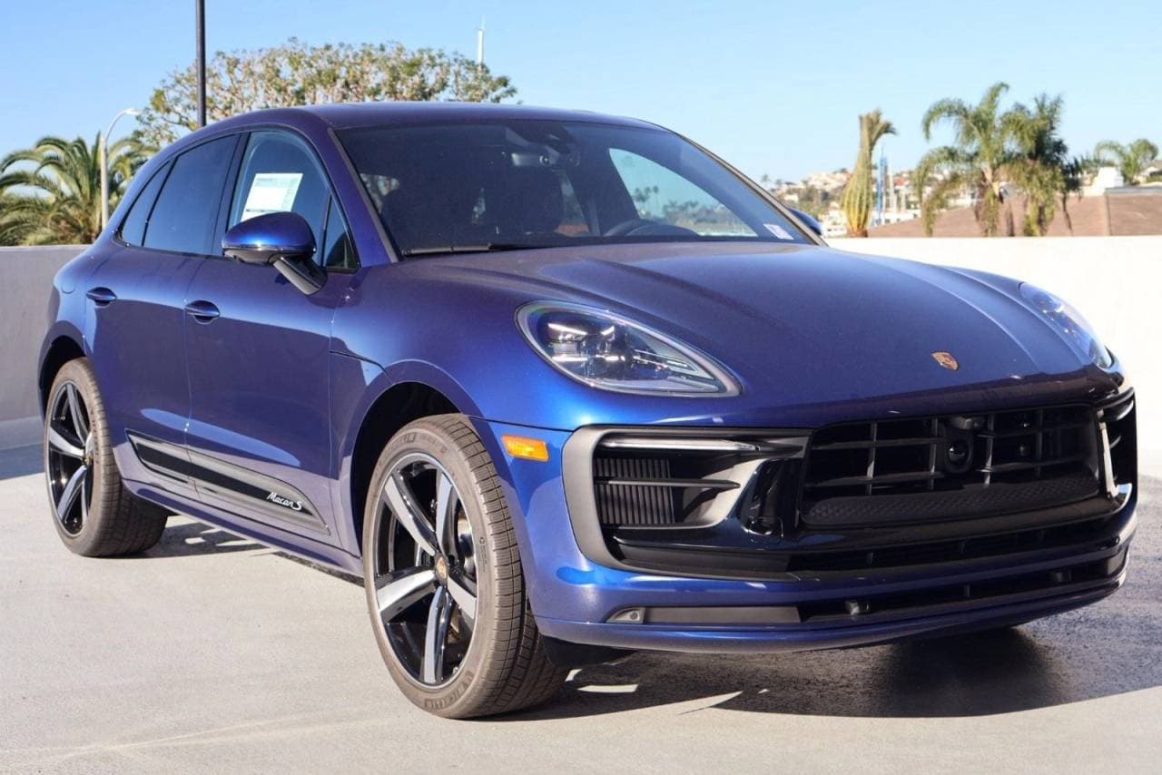 Thumbnail: 2026 Porsche Macan - 7