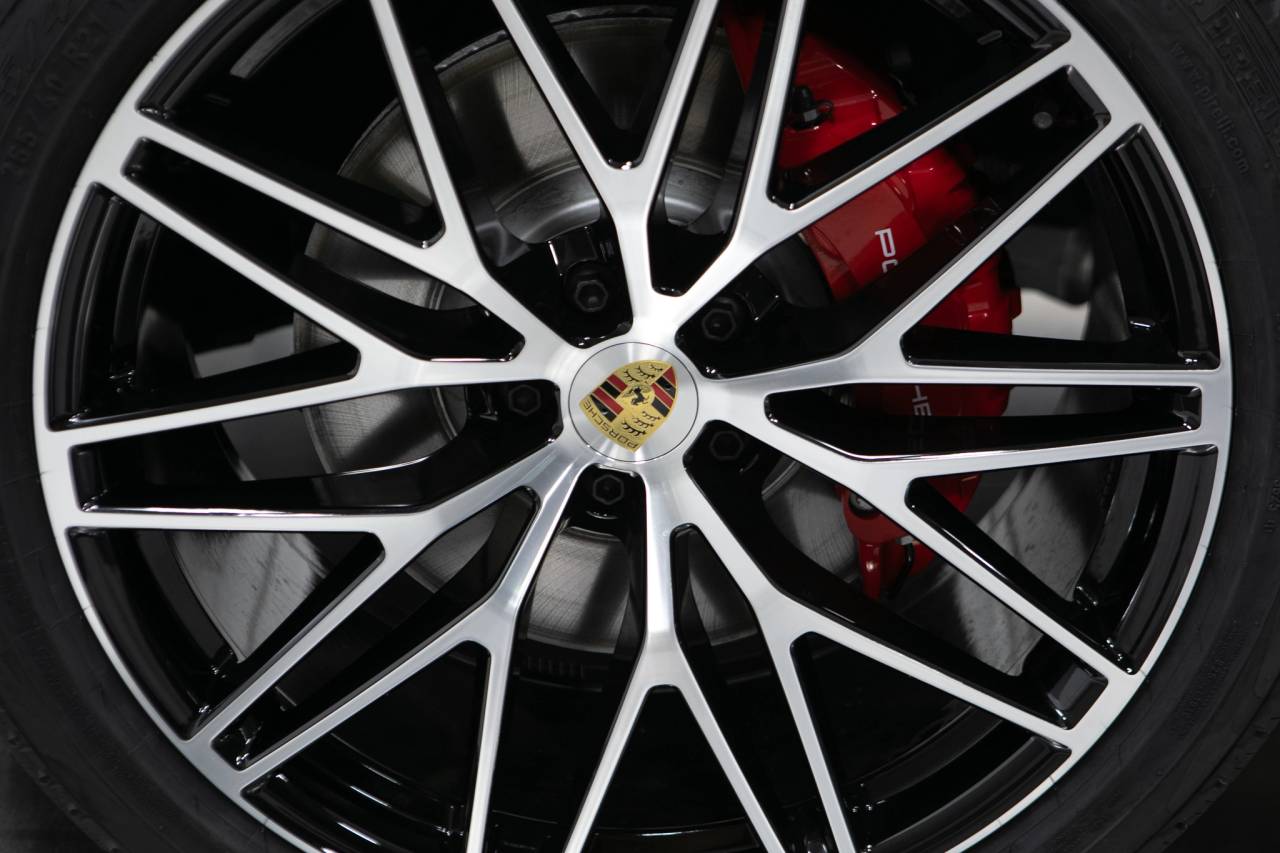 Thumbnail: 2026 Porsche Macan - 11