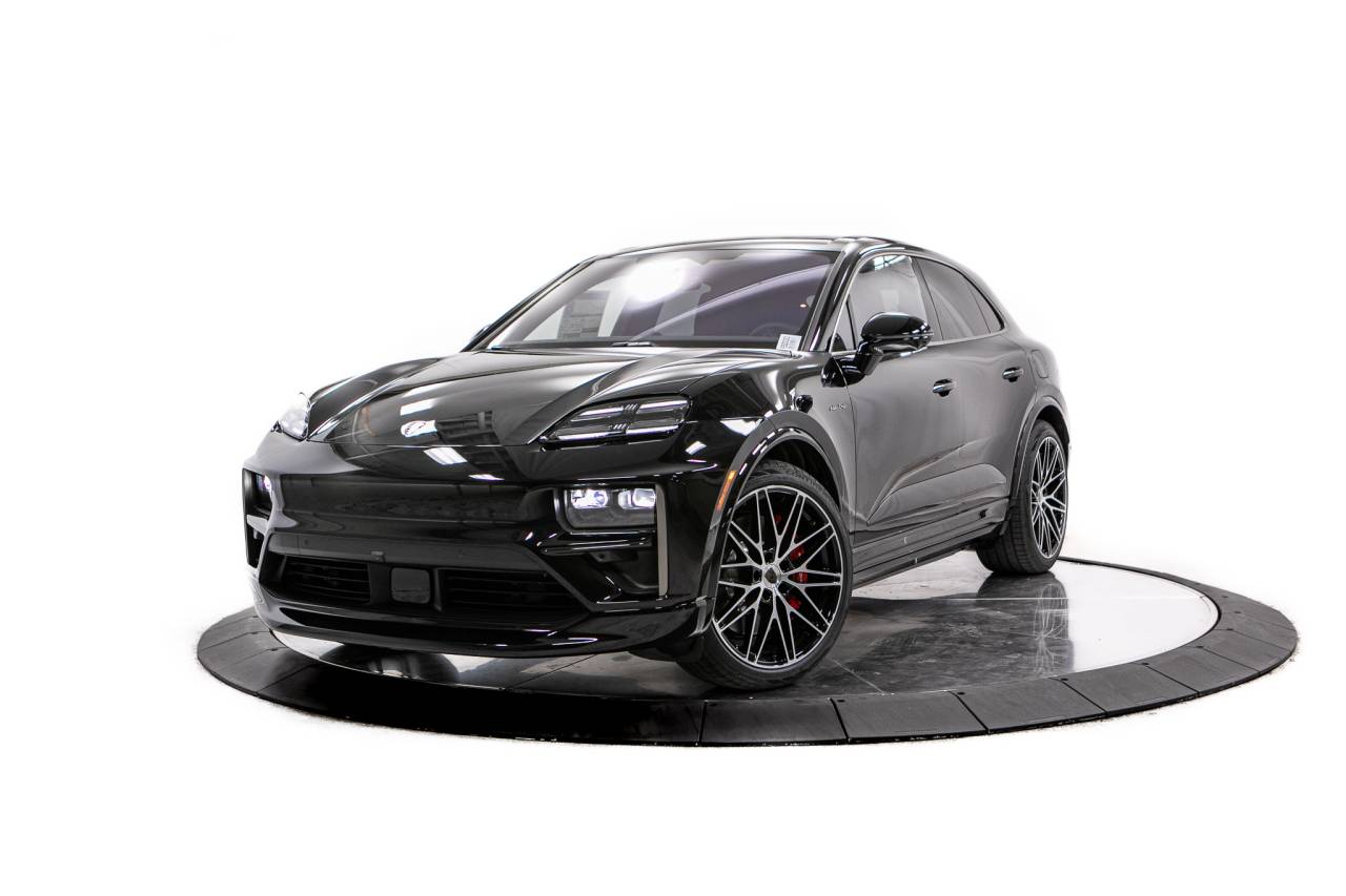 Thumbnail: 2026 Porsche Macan - 1