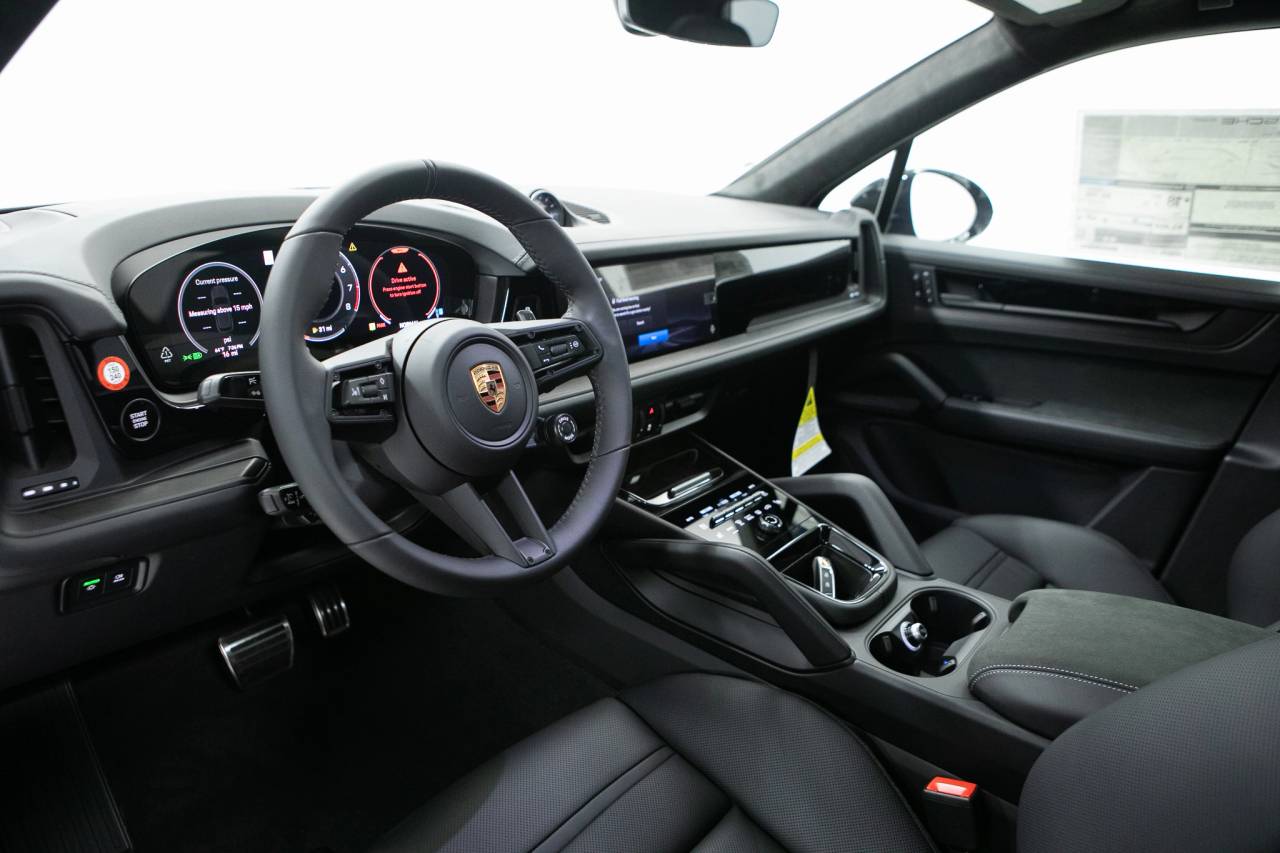 Thumbnail: 2026 Porsche Cayenne - 4