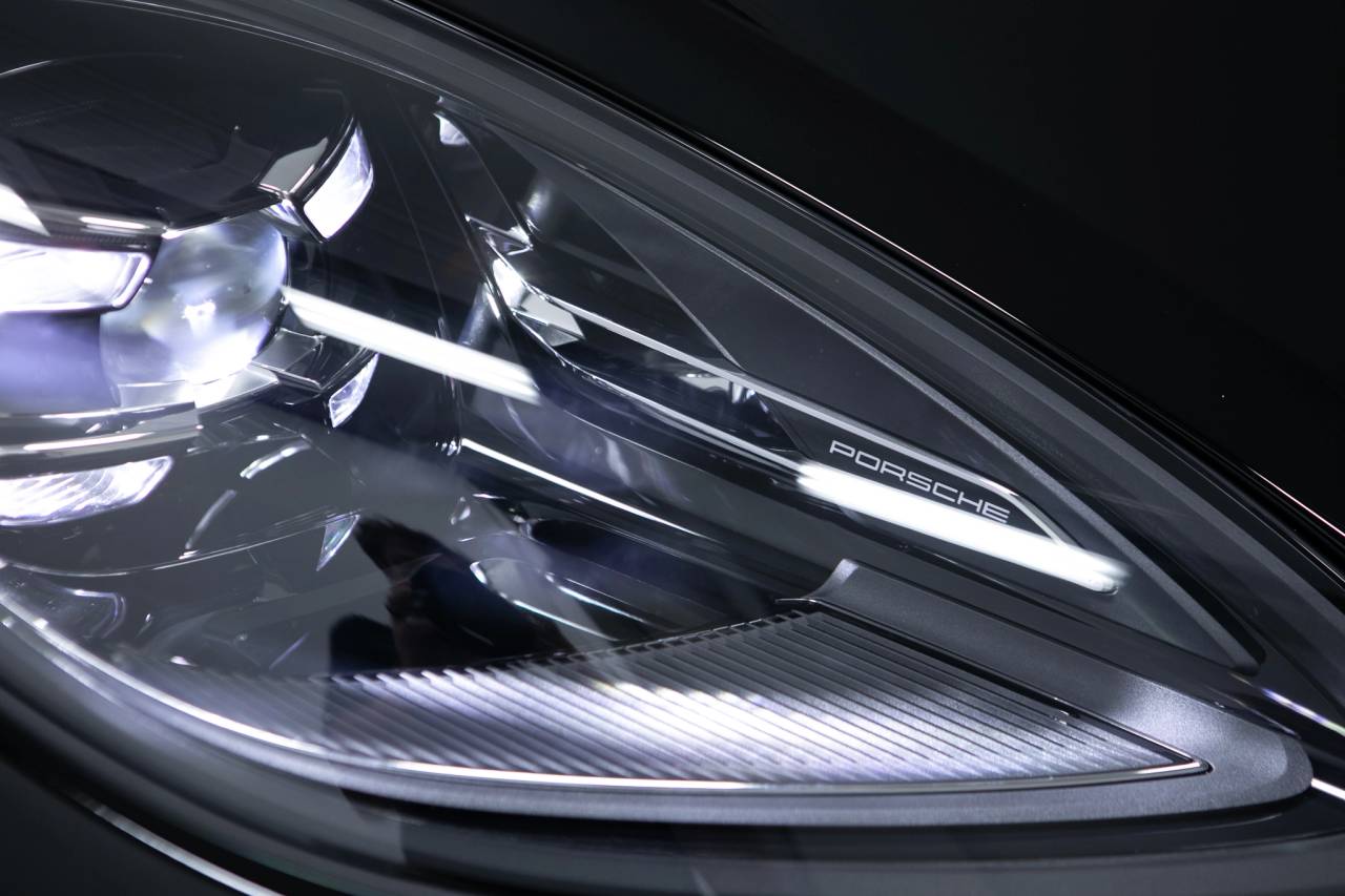 Thumbnail: 2026 Porsche Macan - 13