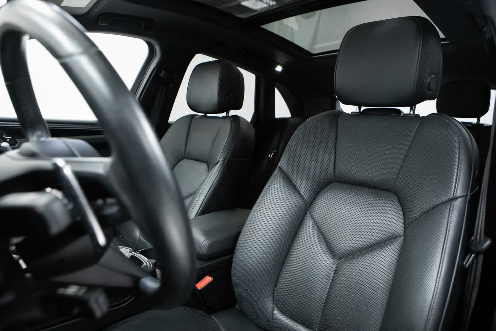 Thumbnail: 2023 Porsche Macan - 5