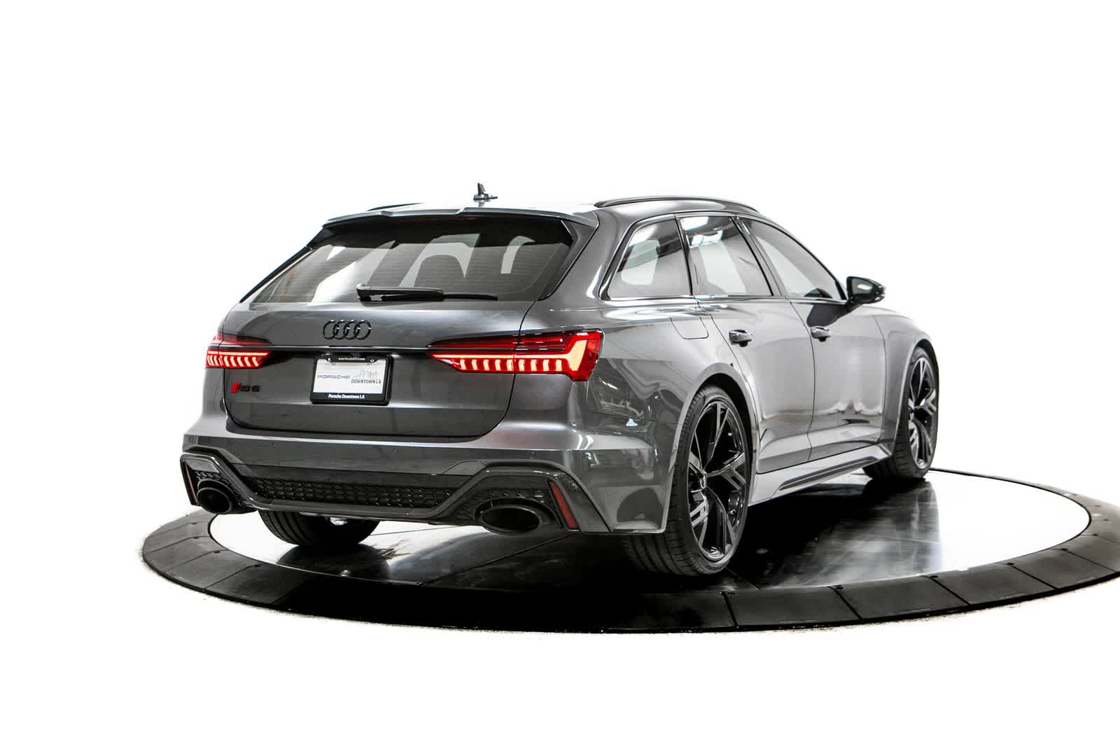 Thumbnail: 2023 Audi RS 6 - 7
