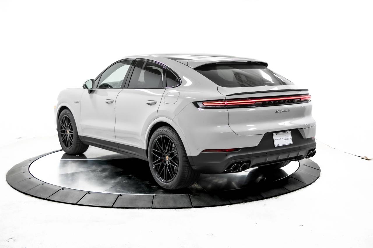 2025 Porsche Cayenne E-Hybrid Coupe S photo 2