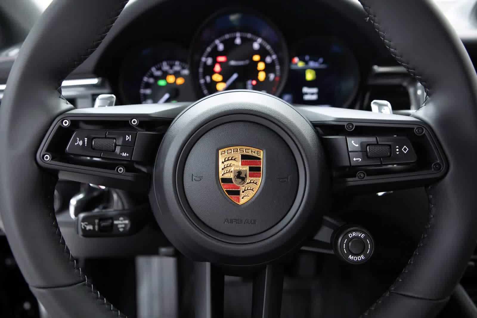 Thumbnail: 2026 Porsche Macan - 14