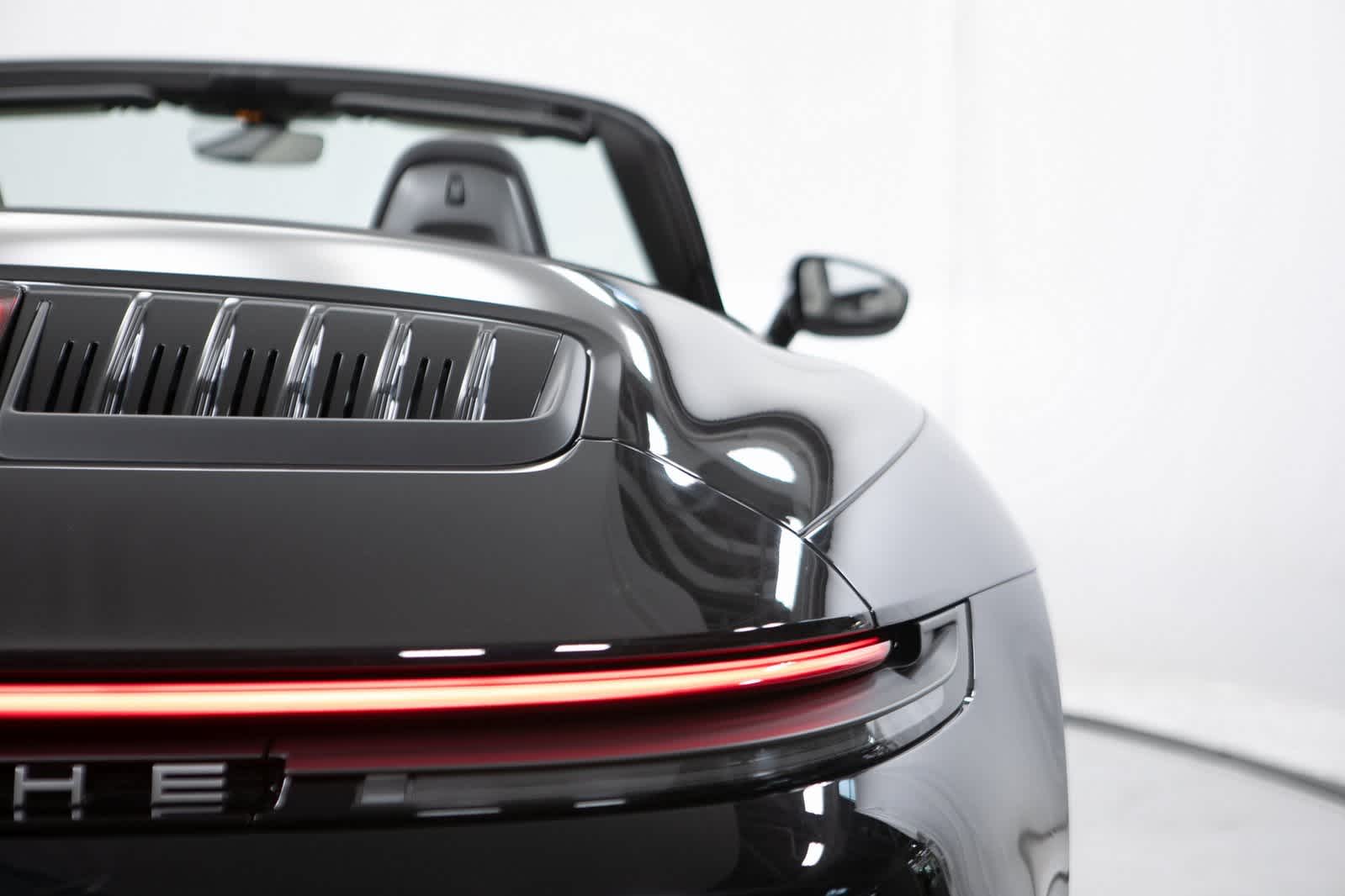 Thumbnail: 2025 Porsche 911 - 35