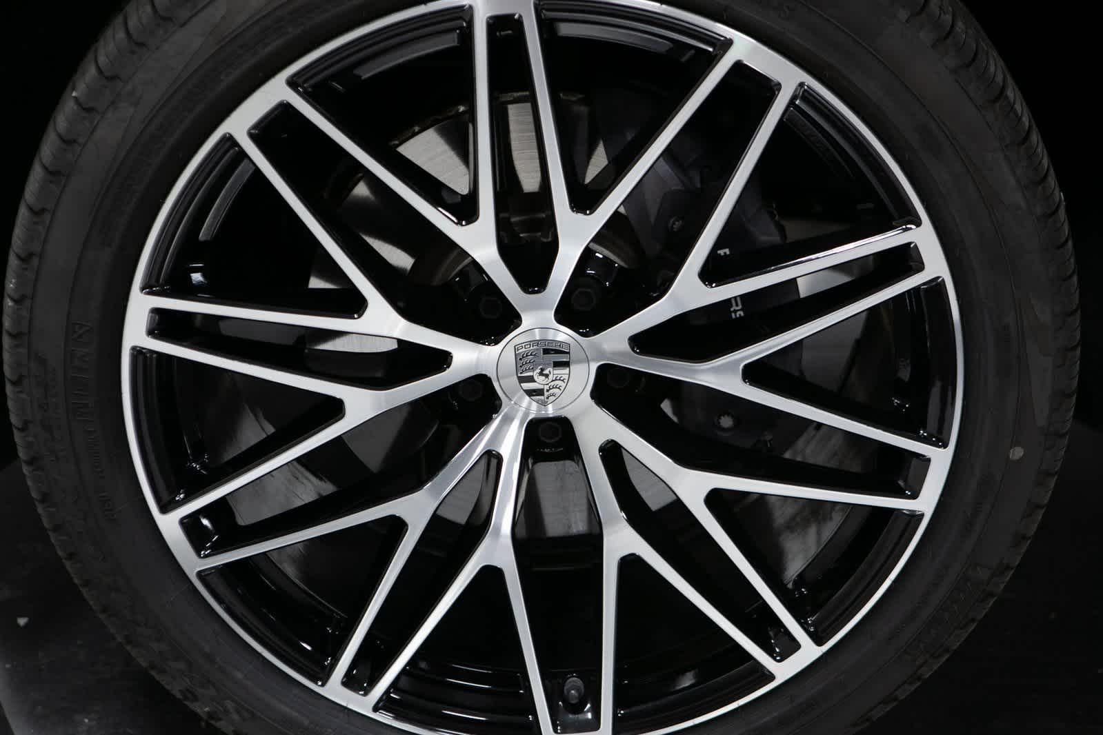 Thumbnail: 2025 Porsche Macan - 11