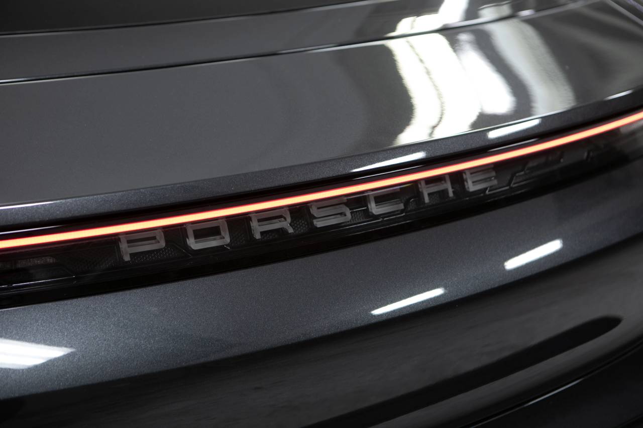 Thumbnail: 2025 Porsche Taycan - 17