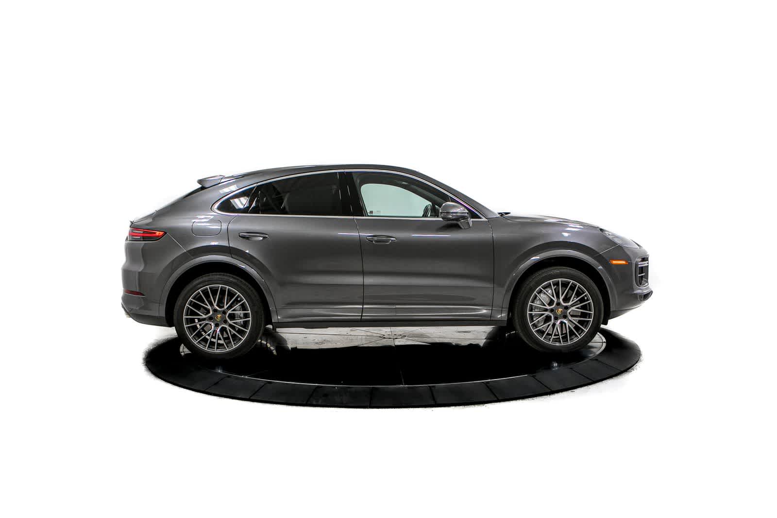Thumbnail: 2022 Porsche Cayenne - 8