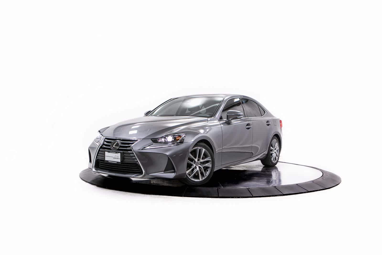2019 Lexus IS 300's photo