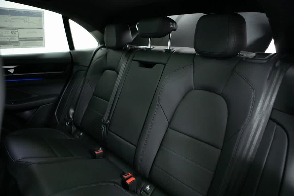 Thumbnail: 2025 Porsche Macan - 34