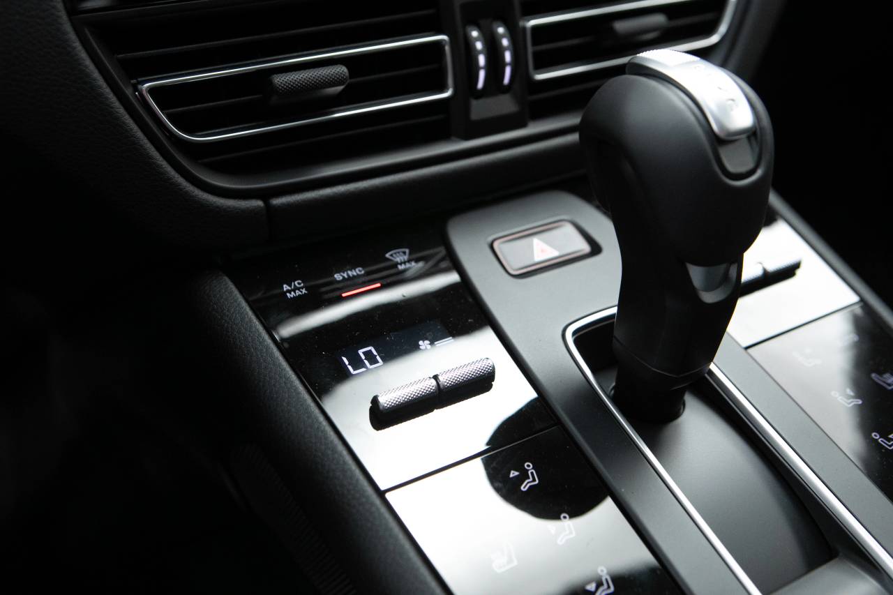 Thumbnail: 2026 Porsche Macan - 28