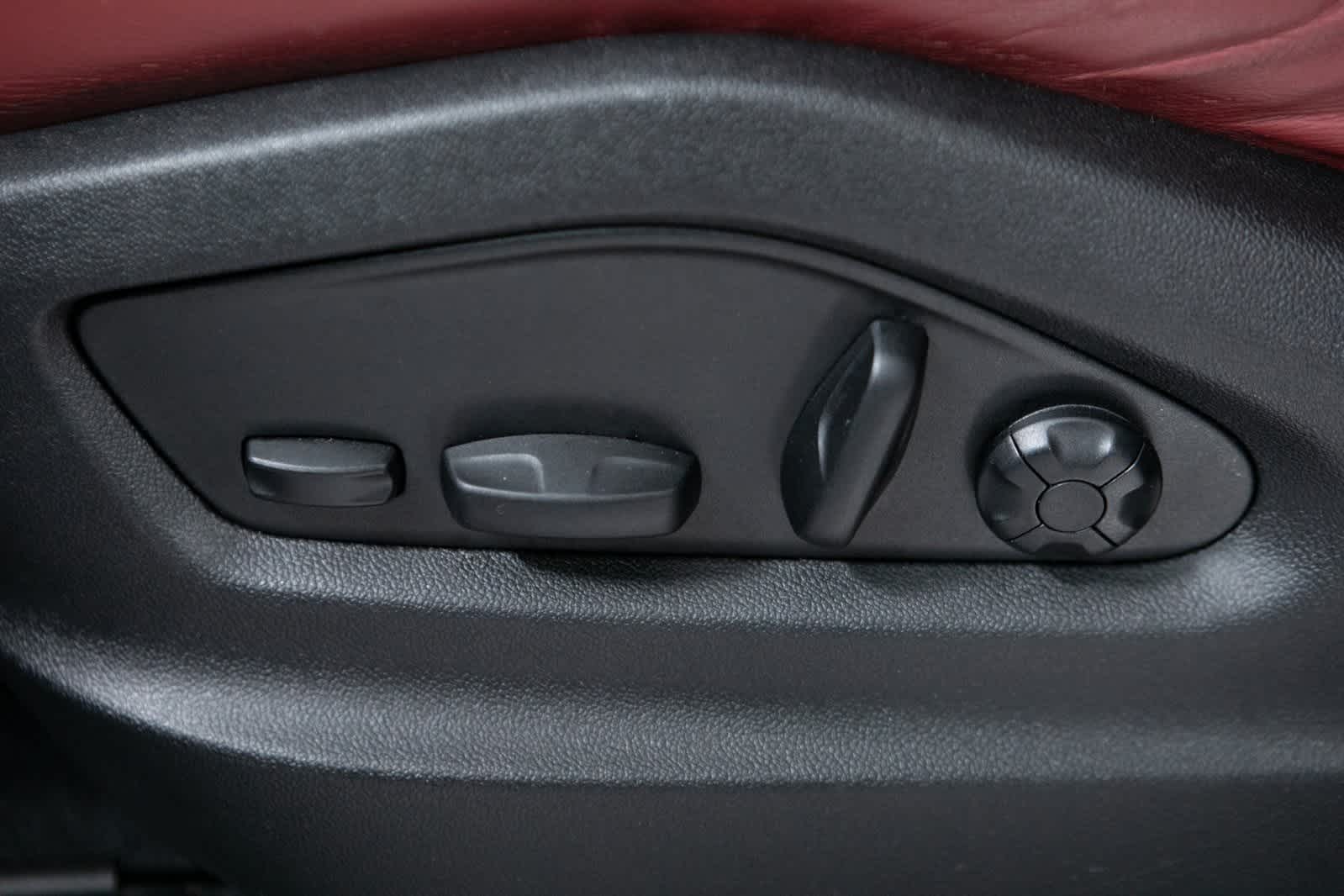 Thumbnail: 2022 Porsche Cayenne - 26