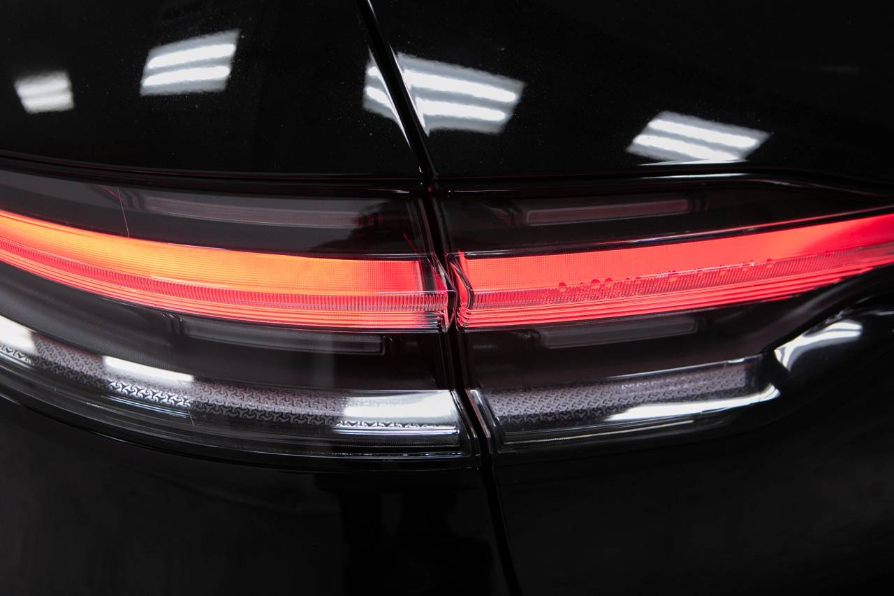 Thumbnail: 2026 Porsche Macan - 16