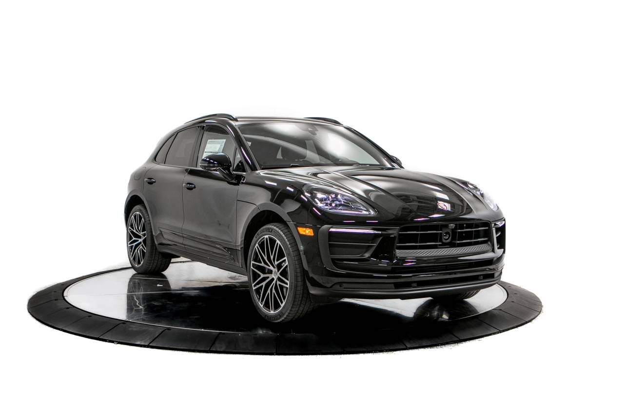 Thumbnail: 2026 Porsche Macan - 9