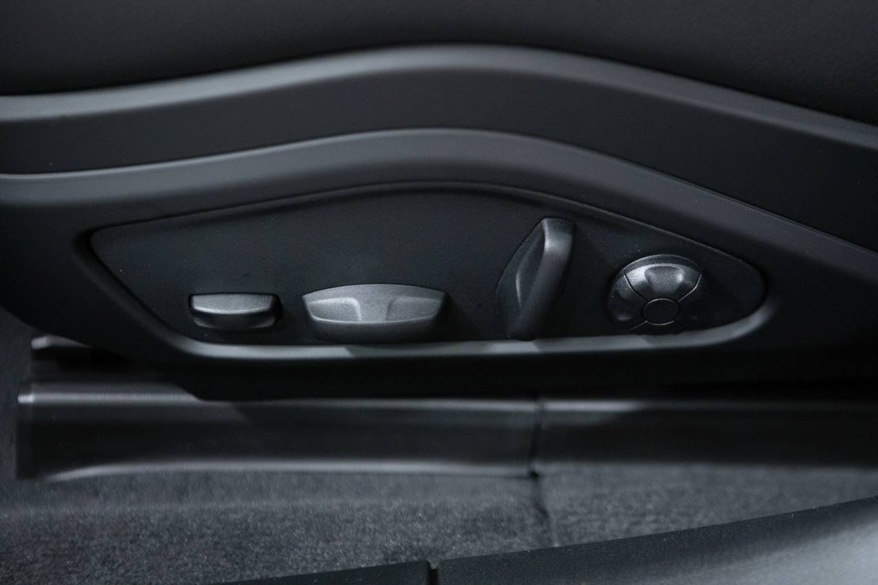 Thumbnail: 2026 Porsche Panamera - 24