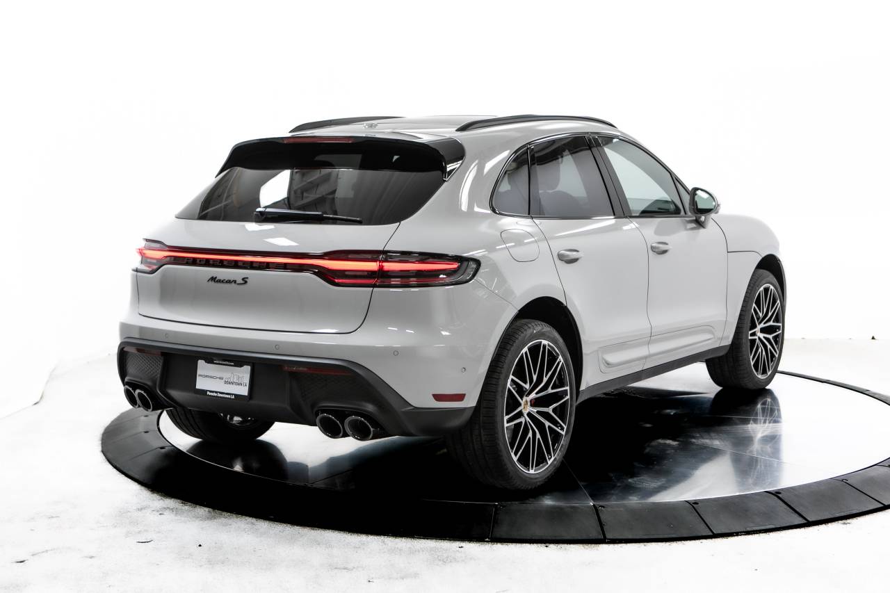 Thumbnail: 2025 Porsche Macan - 5