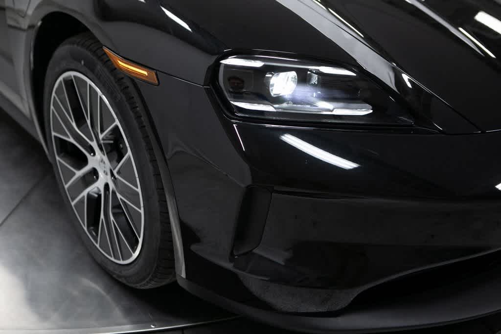 Thumbnail: 2025 Porsche Taycan - 12