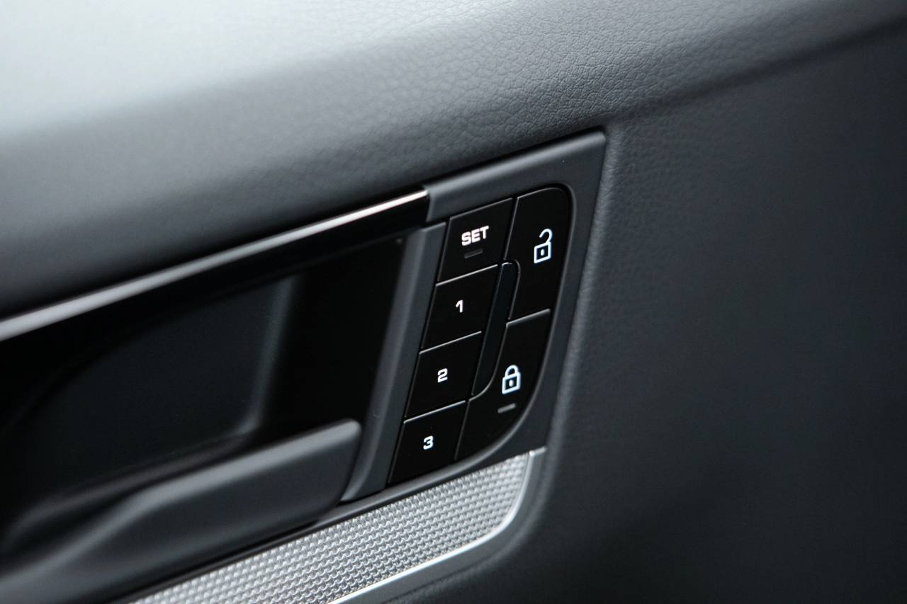 Thumbnail: 2026 Porsche  - 25