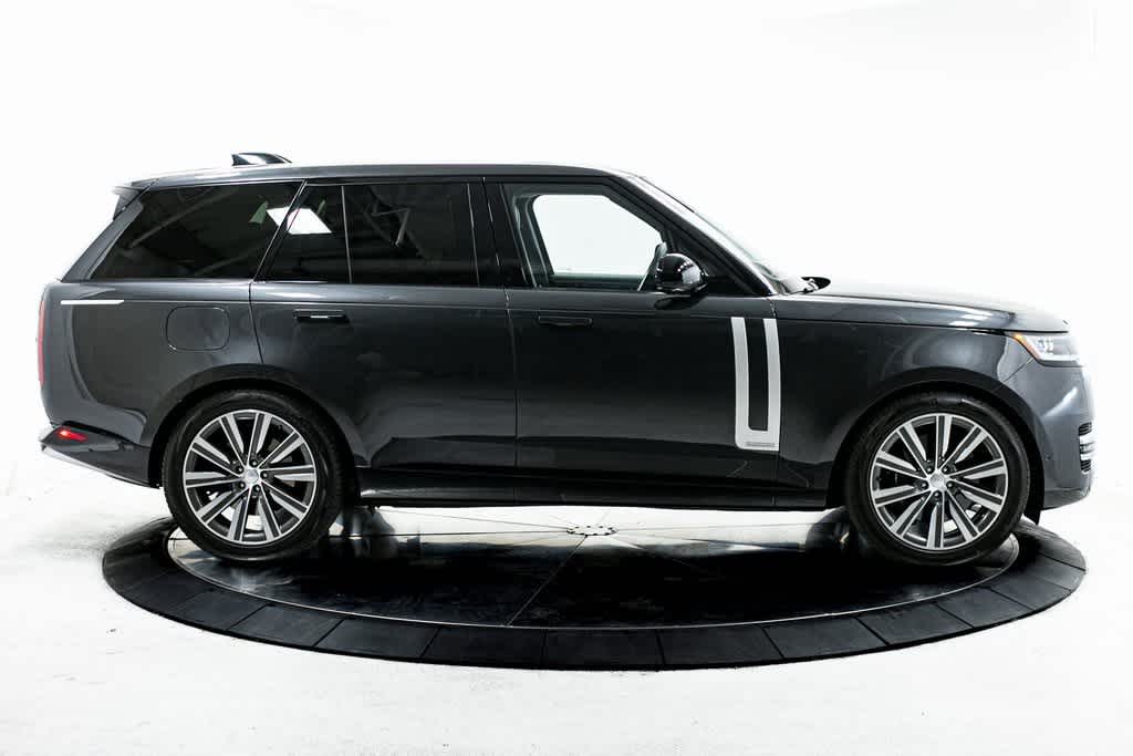Thumbnail: 2023 Land Rover Range Rover - 8