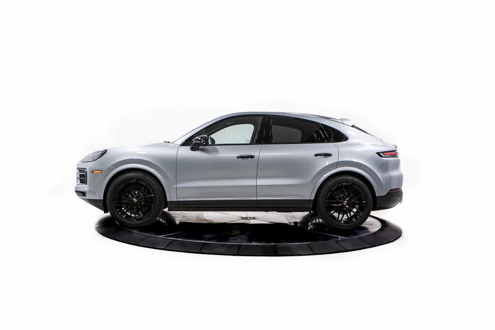 Thumbnail: 2025 Porsche Cayenne - 2