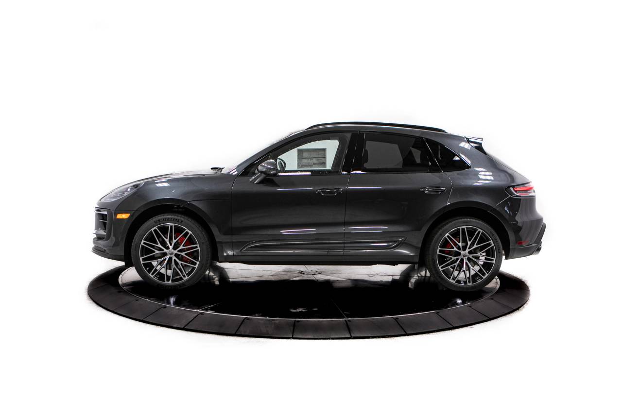 Thumbnail: 2026 Porsche Macan - 2