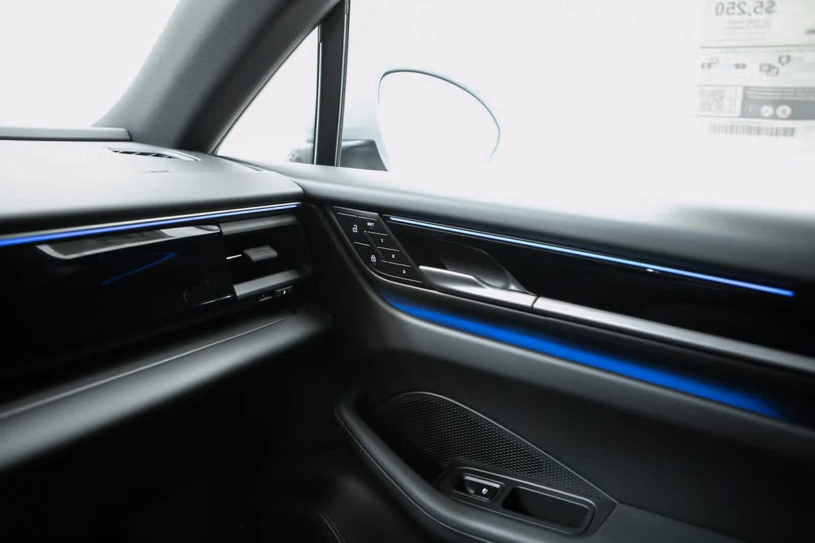 Thumbnail: 2025 Porsche Macan - 23