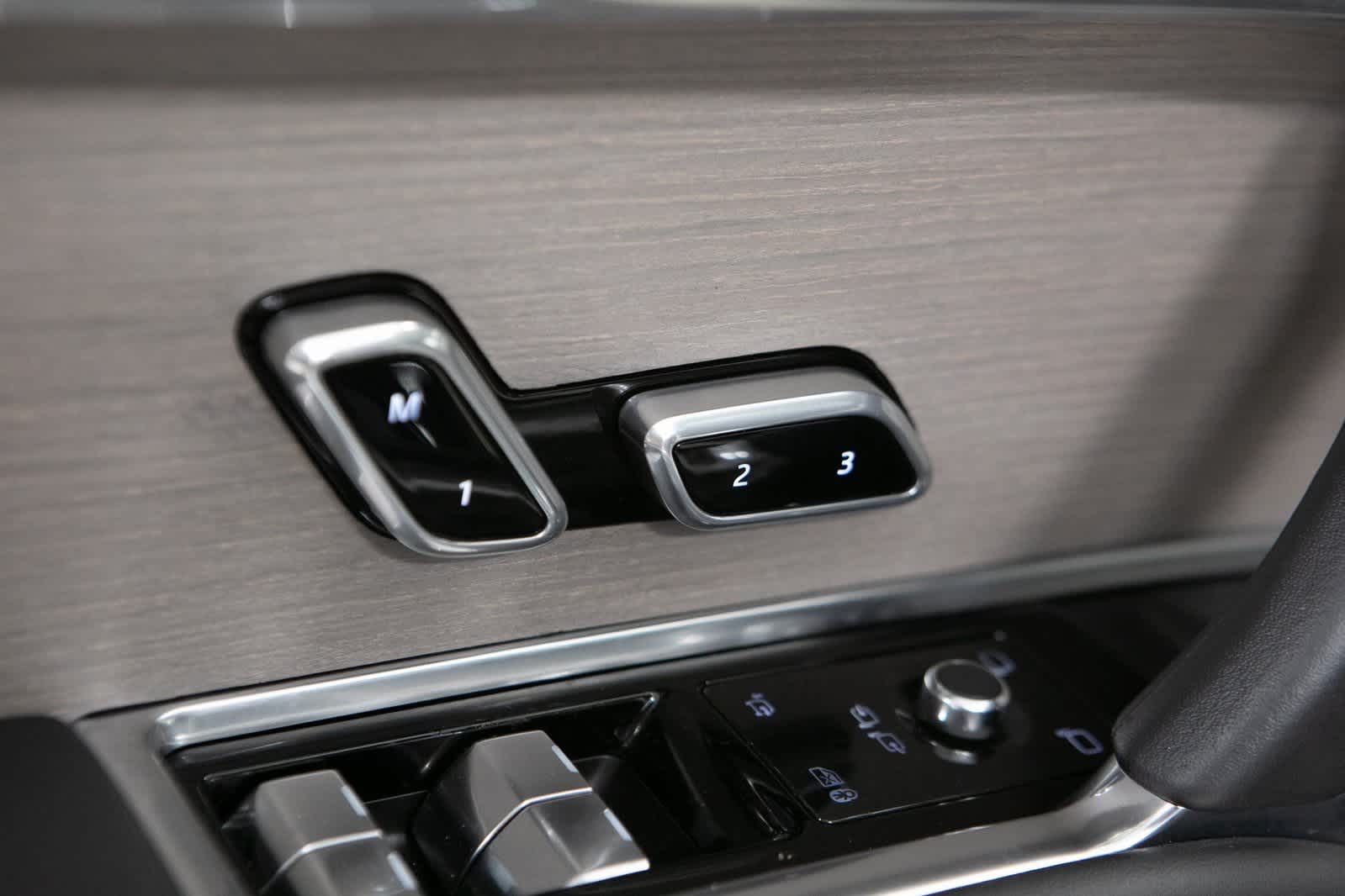 Thumbnail: 2023 Land Rover Range Rover - 18